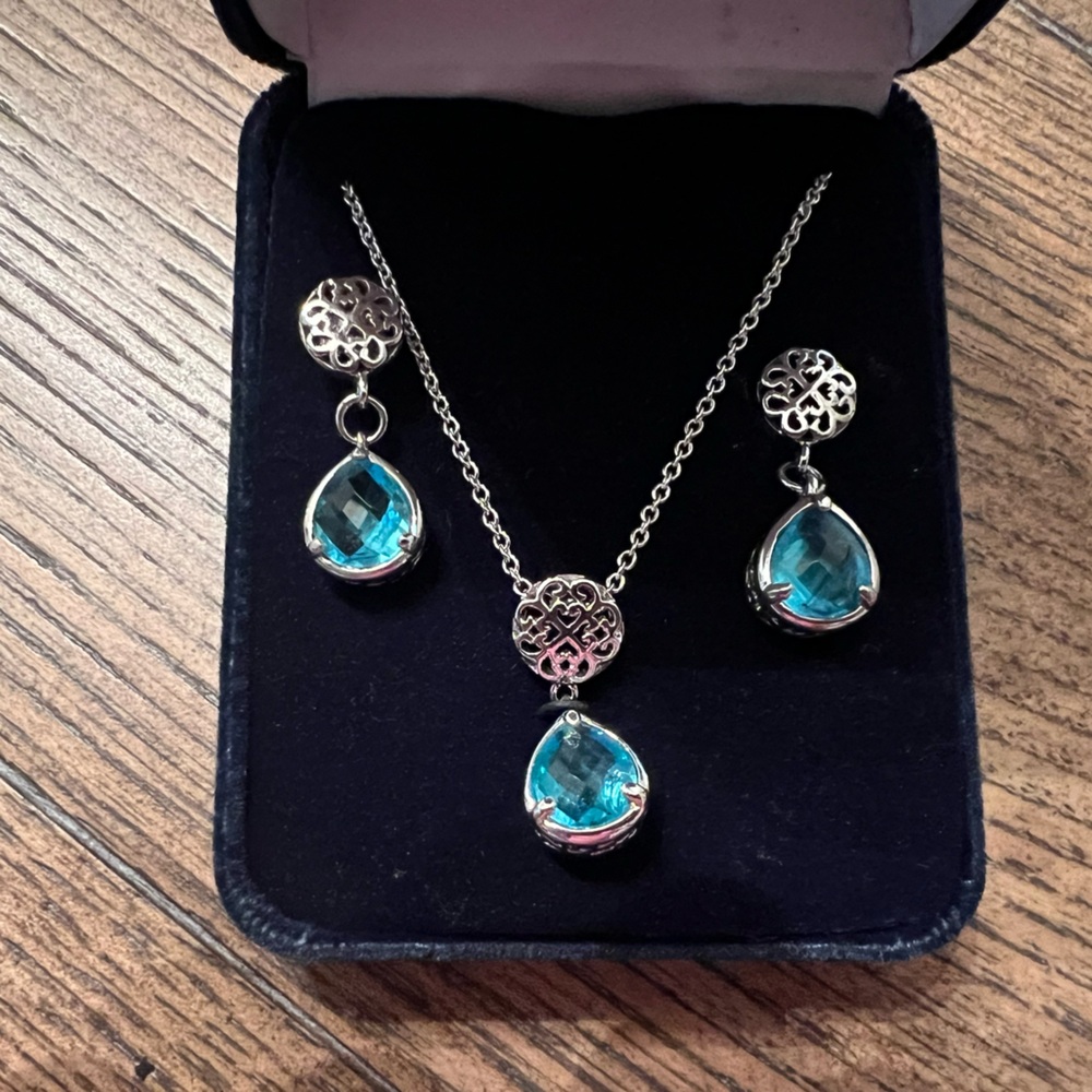 Montana Silversmiths Blue Dangle Necklace and Earrings Set
